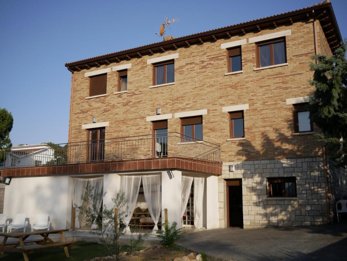 Casa Rural Mirando A Gredos Cadalso de los Vidrios Exterior photo